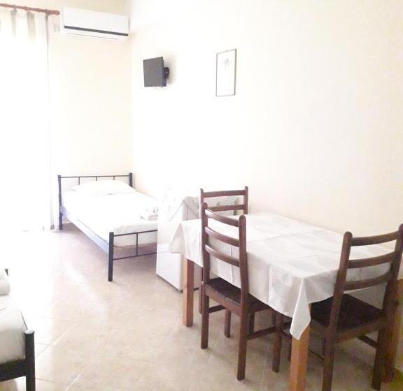 اتاق استاندارد چهار تخته, Agrotourism Himara