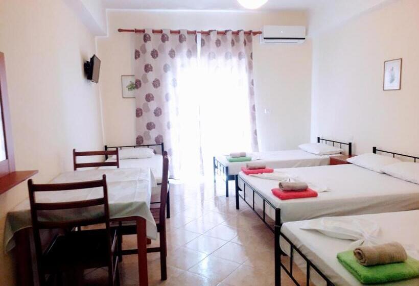 اتاق خانوادگی, Agrotourism Himara