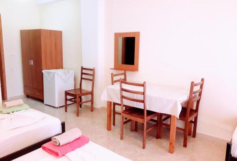 اتاق خانوادگی, Agrotourism Himara