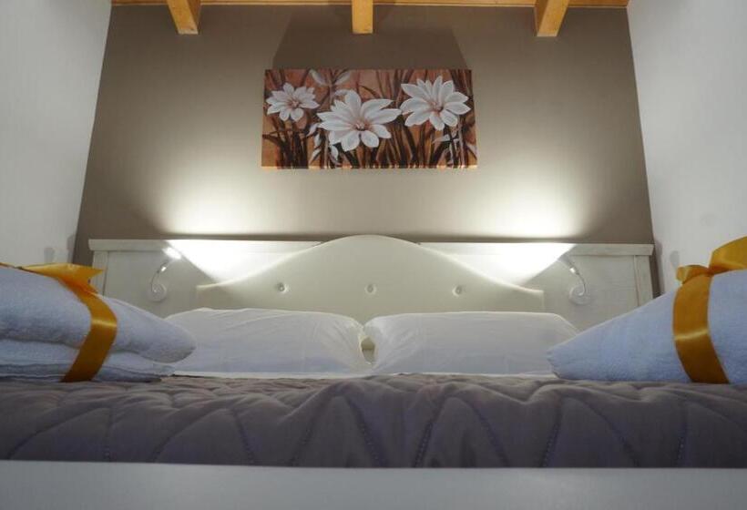 חדר סופריור לארבעה, San Pietro