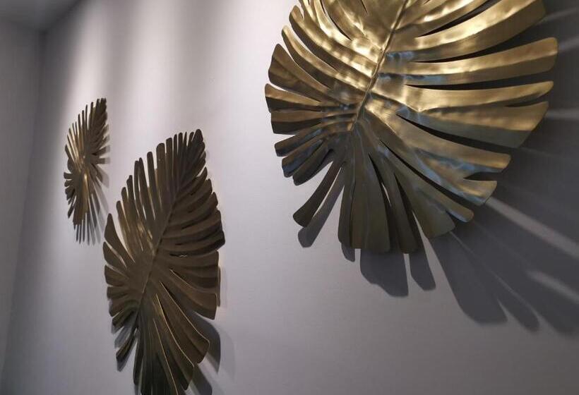 اتاق خانوادگی, Up Wellness & Spa