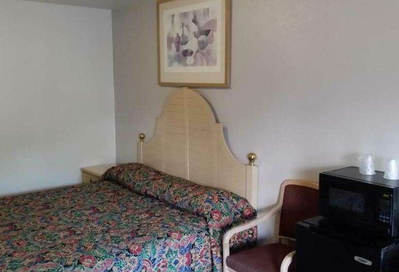 キングサイズベッドのスタンダードルーム, Redwood Inn Willits