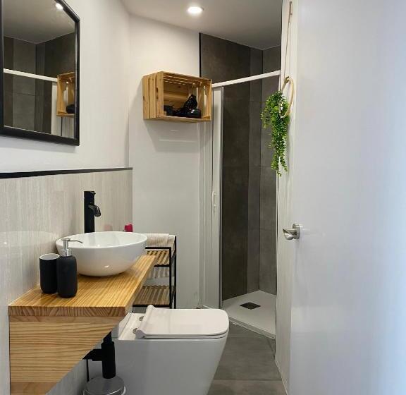 家庭间, Boogalow Hostel