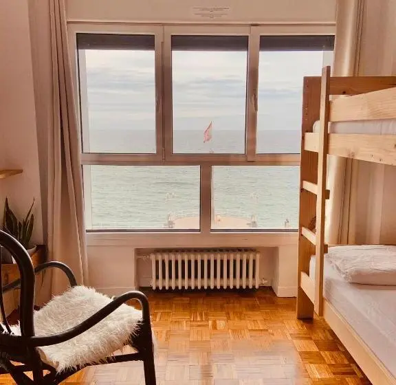 اتاق استاندارد چهار تخته, Boogalow Hostel