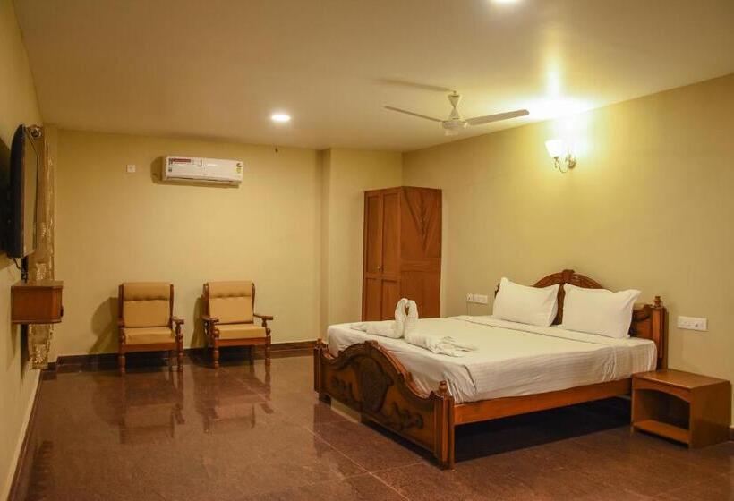 חדר דלוקס, Poppys Tower Tiruppur