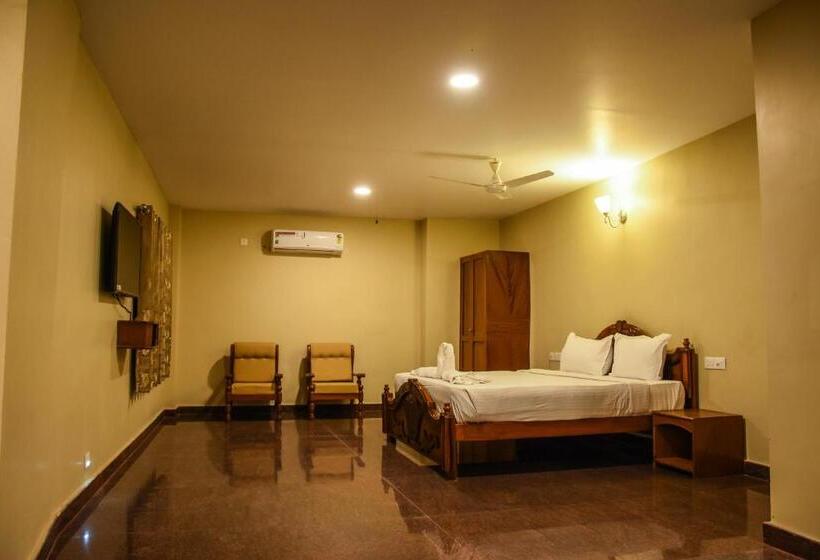 חדר דלוקס, Poppys Tower Tiruppur