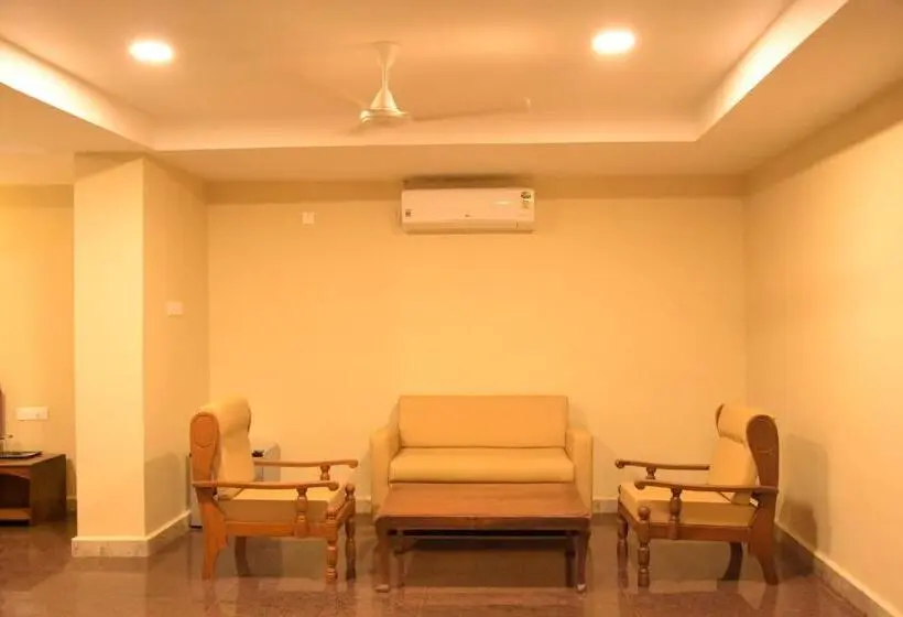 スイート, Poppys Tower Tiruppur