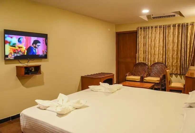 スーペリアールーム, Poppys Tower Tiruppur