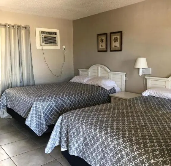 デラックスルーム, Pennwood Motor Lodge