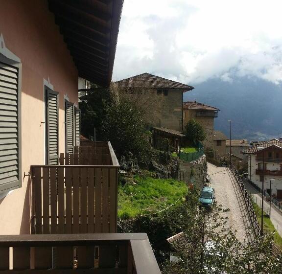 غرفة قياسية ثلاثية مزودة بشرفة, Albergo La Valle