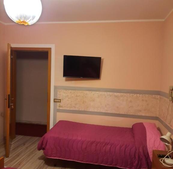 غرفة قياسية ثلاثية مزودة بشرفة, Albergo La Valle