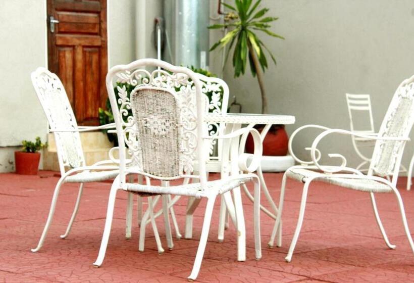 آپارتمان 1 خوابه, Avon Apartments