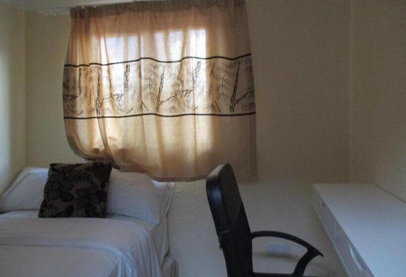 اتاق استاندارد یک نفره, Avon Apartments