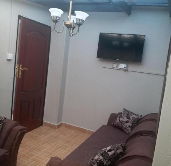 اتاق استاندارد یک نفره, Avon Apartments