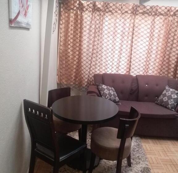 اتاق استاندارد یک نفره, Avon Apartments