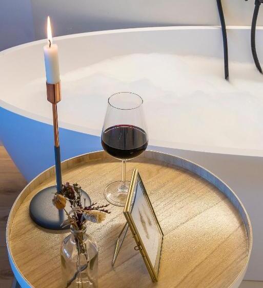 マウンテンビュースイート, Ixua Hotela