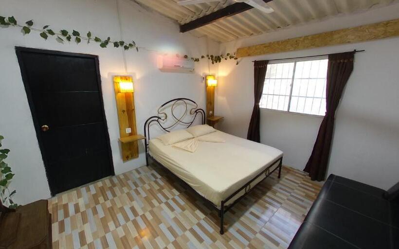 スタンダードルーム, Akainoie