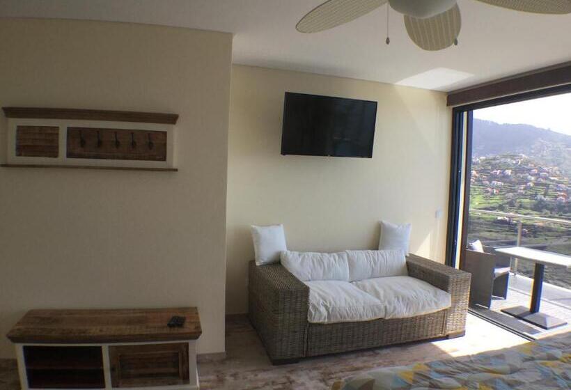 Номер Deluxe Вид на Море с Балконом, Guesthouse Theview