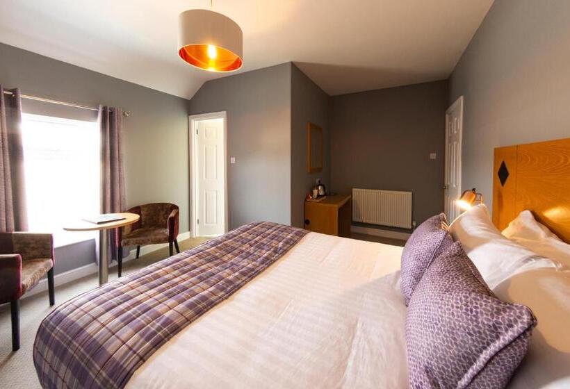 Standardrum King Size Säng, Hk Rooms Self Catering Serviced Rooms