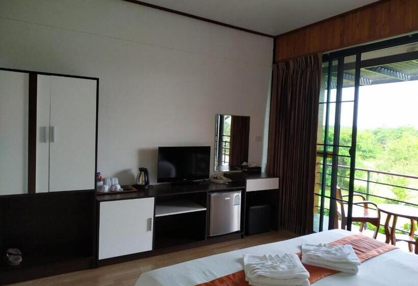 带大床的豪华间, Phumork Village Khao Kho