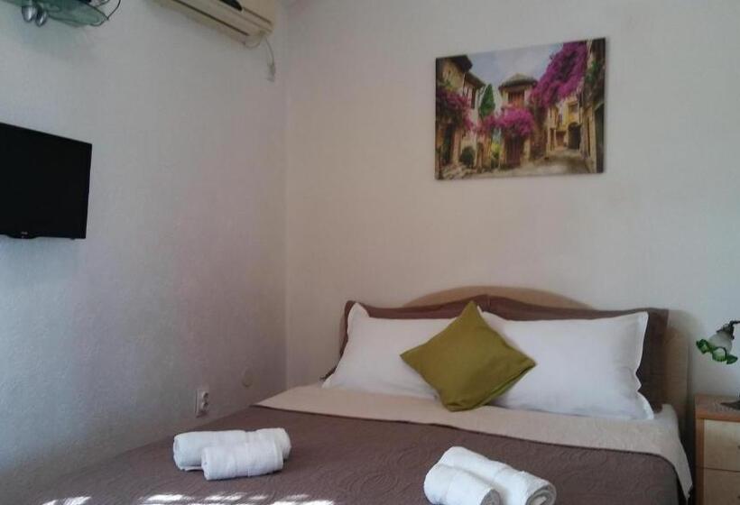 Pokój Standard Widok Morze z Balkonem, Guest House Villa Castio