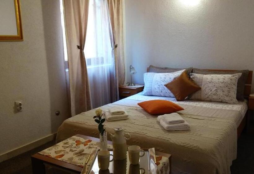 Suite, Guest House Villa Castio