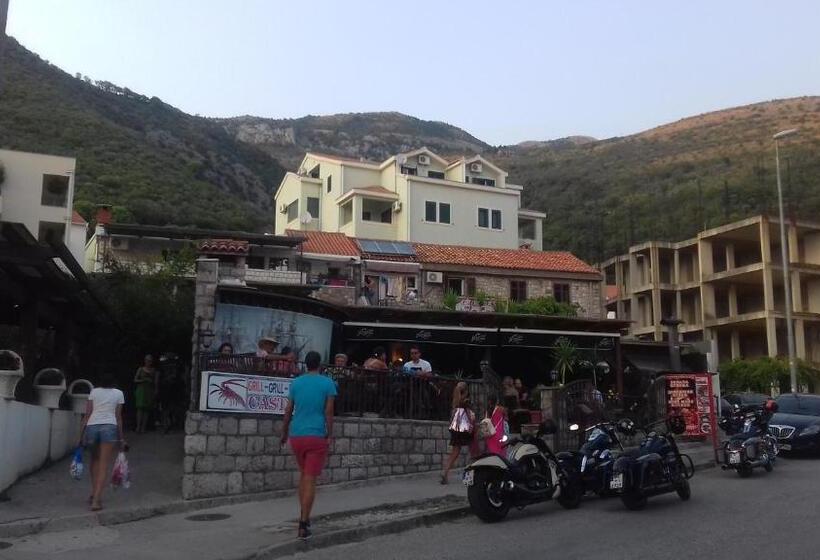 Standard Studio with Terrace, Guest House Villa Castio