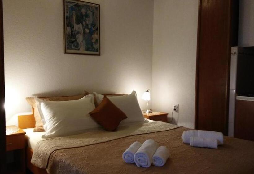 Standard Studio with Terrace, Guest House Villa Castio