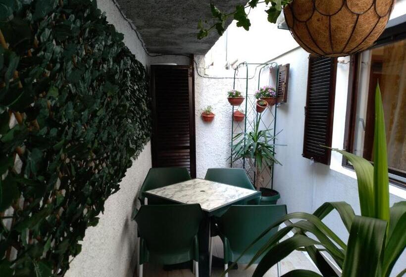 Apartament 1 Sypialnia, Guest House Villa Castio