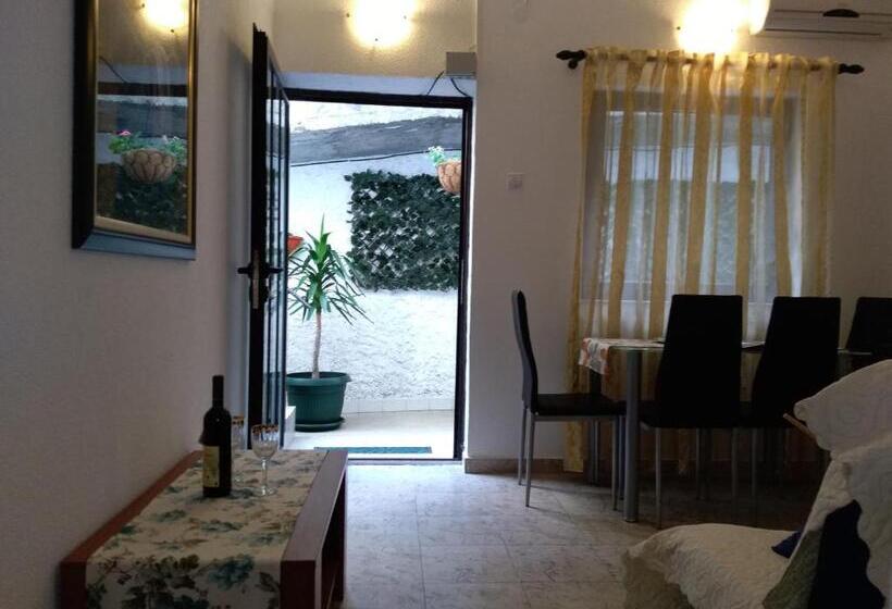 Apartament 1 Sypialnia, Guest House Villa Castio