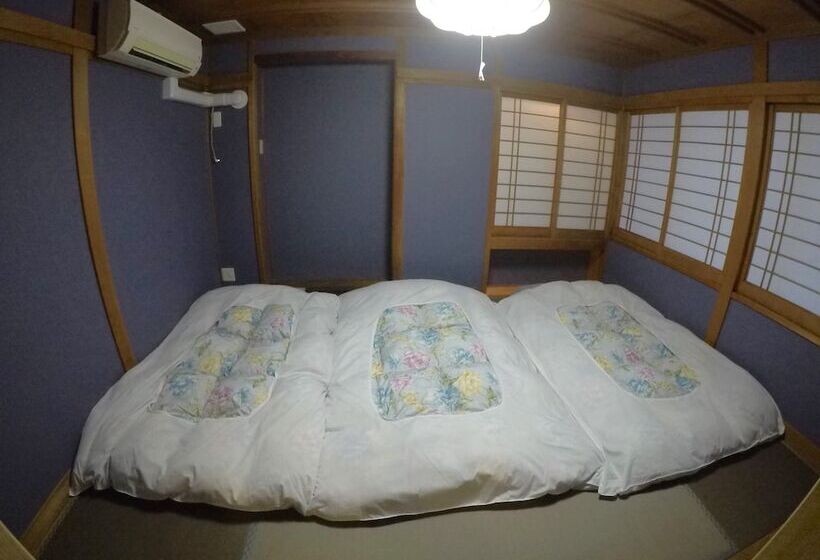 스탠다드 트리픔 룸 공동욕실, Narita Sando Guesthouse