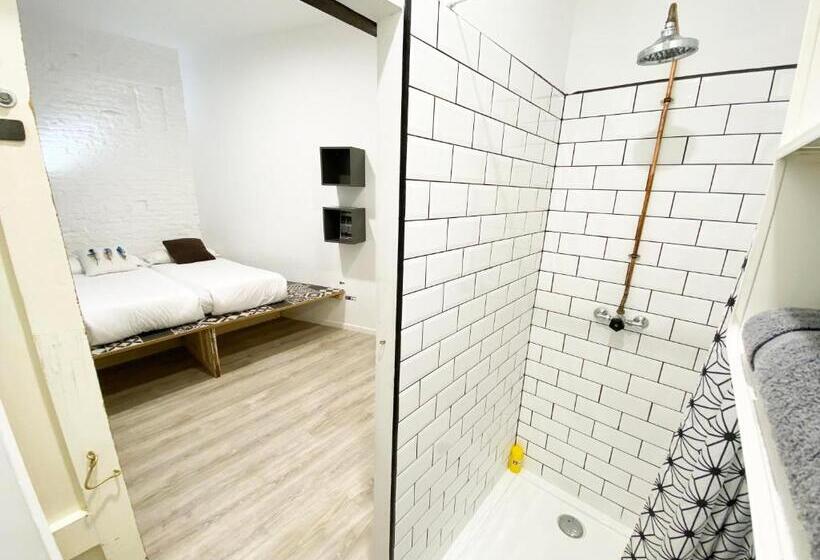 اتاق استاندارد چهار تخته, Eco Hostel