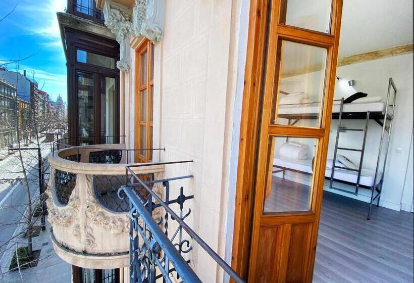 تختخواب در اتاق مشترک, Eco Hostel