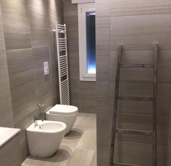 اتاق راحتی سه تخته, Double A Guest House