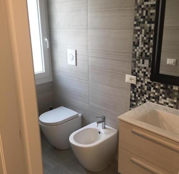 اتاق عادی, Double A Guest House