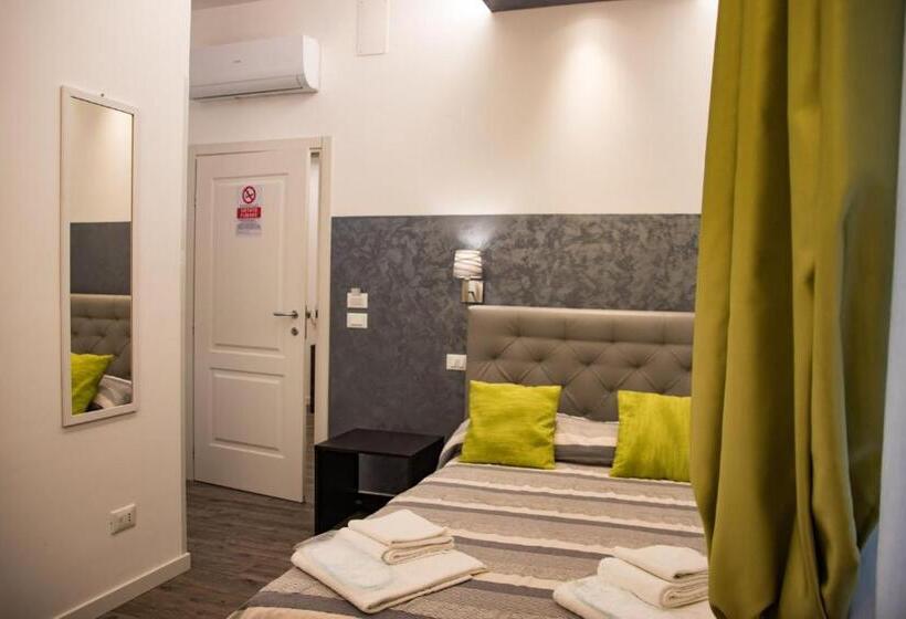 基本间, Double A Guest House