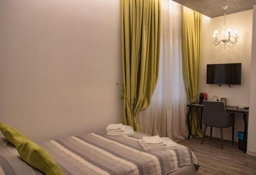 اتاق عادی, Double A Guest House