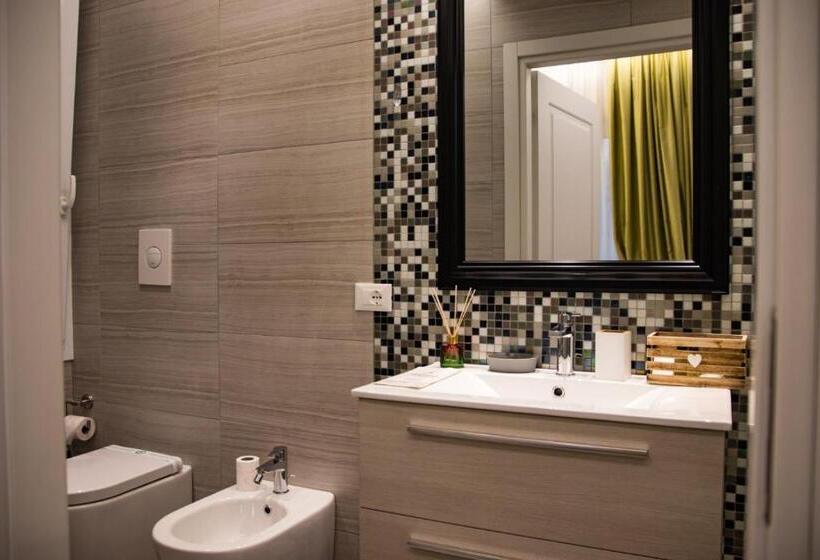 اتاق عادی, Double A Guest House