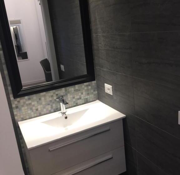 اتاق استاندارد, Double A Guest House