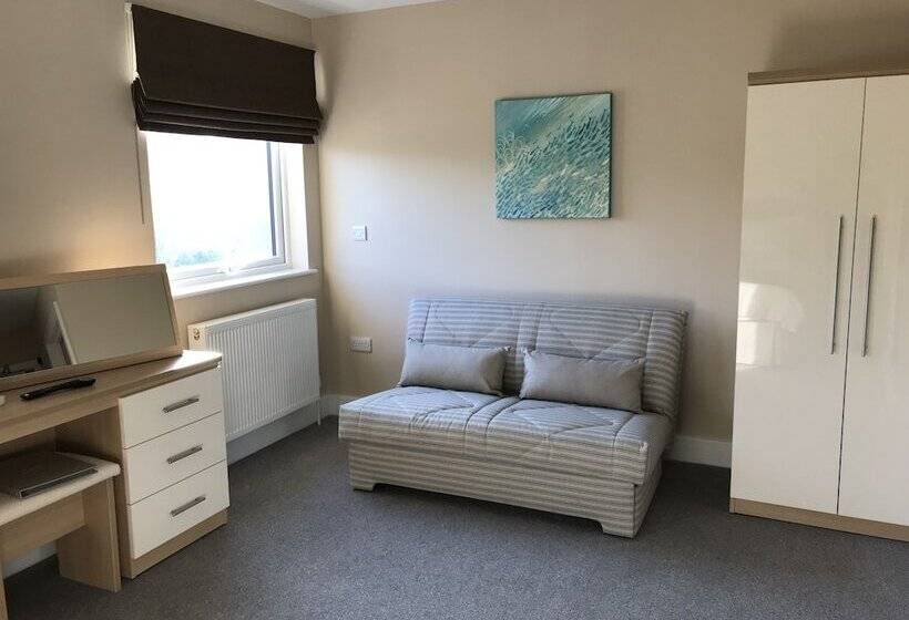 اتاق استاندارد سه تخته با چشم‌انداز باغ, Godshill Park Barn