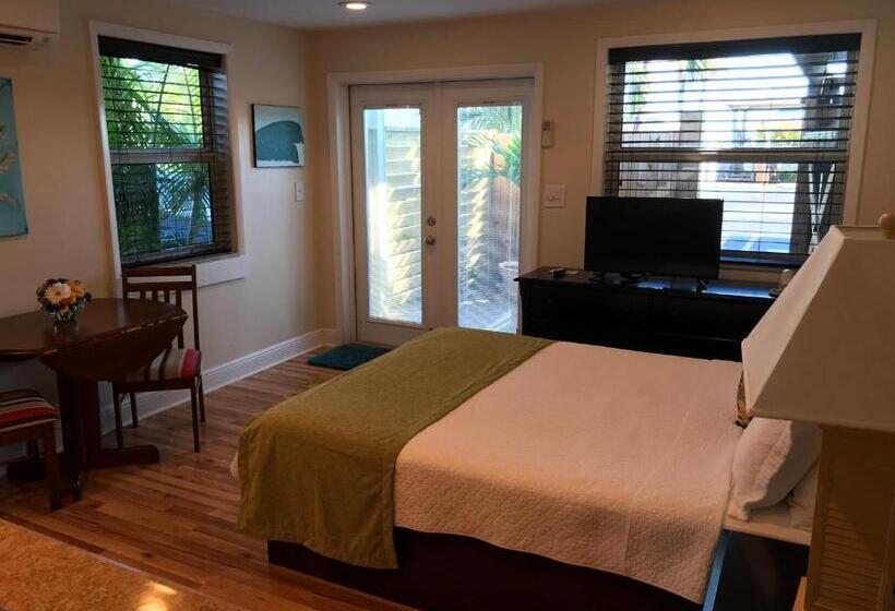 Номер Стандарт, Harborside Motel & Marina