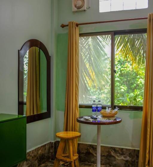 디럭스 룸, Por Chey