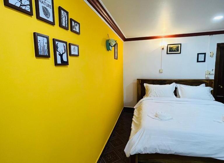 스탠다드 룸, Por Chey