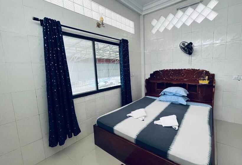 수피리어 룸, Por Chey