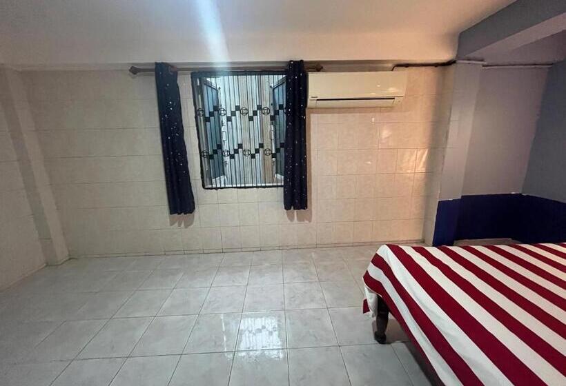 스탠다드 룸 공동 욕실, Por Chey