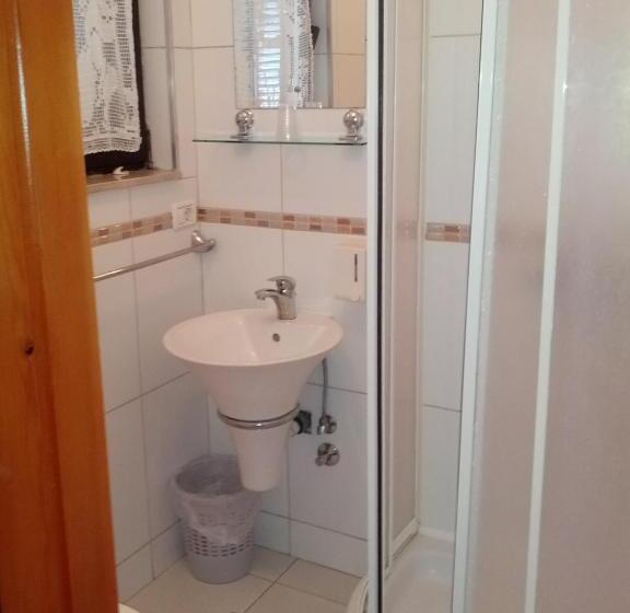 Standard Room with Balcony, Pansion Ruzic