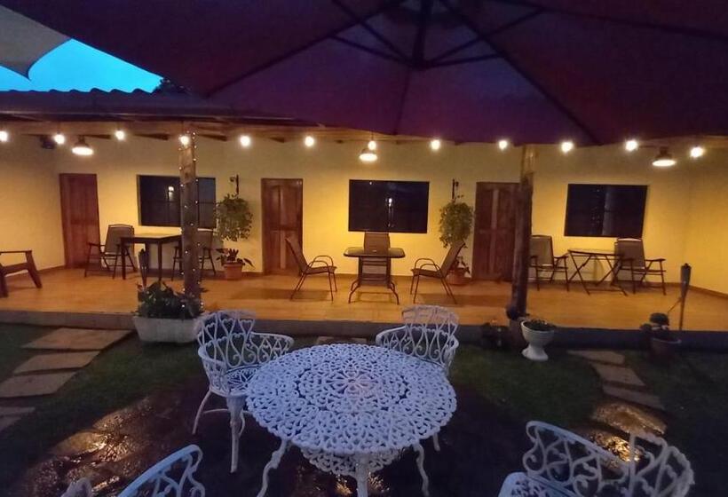 اتاق استاندارد با چشمانداز باغ, Hostal Deyluwin