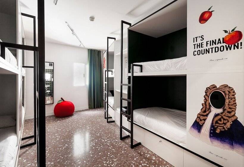 Bed in Shared Room with Shared Bathroom, 2060 The Newton Hostel