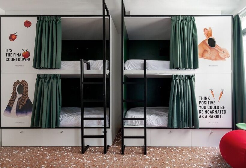 اتاق استاندارد چهار تخته, 2060 The Newton Hostel