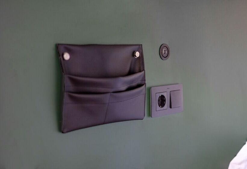 اتاق استاندارد سه نفره, 2060 The Newton Hostel